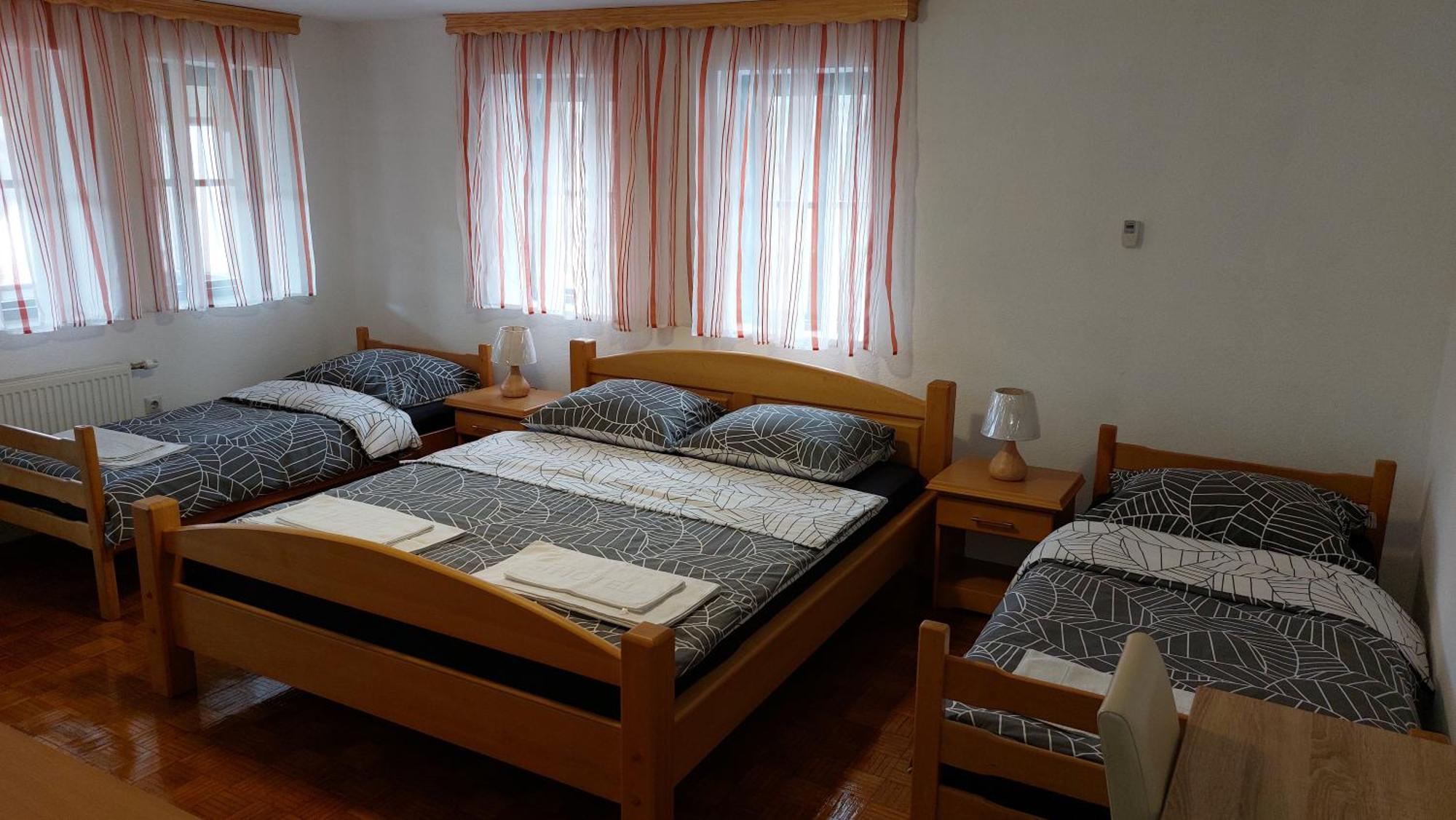 Panorama Travnik Aparthotel Bilik gambar