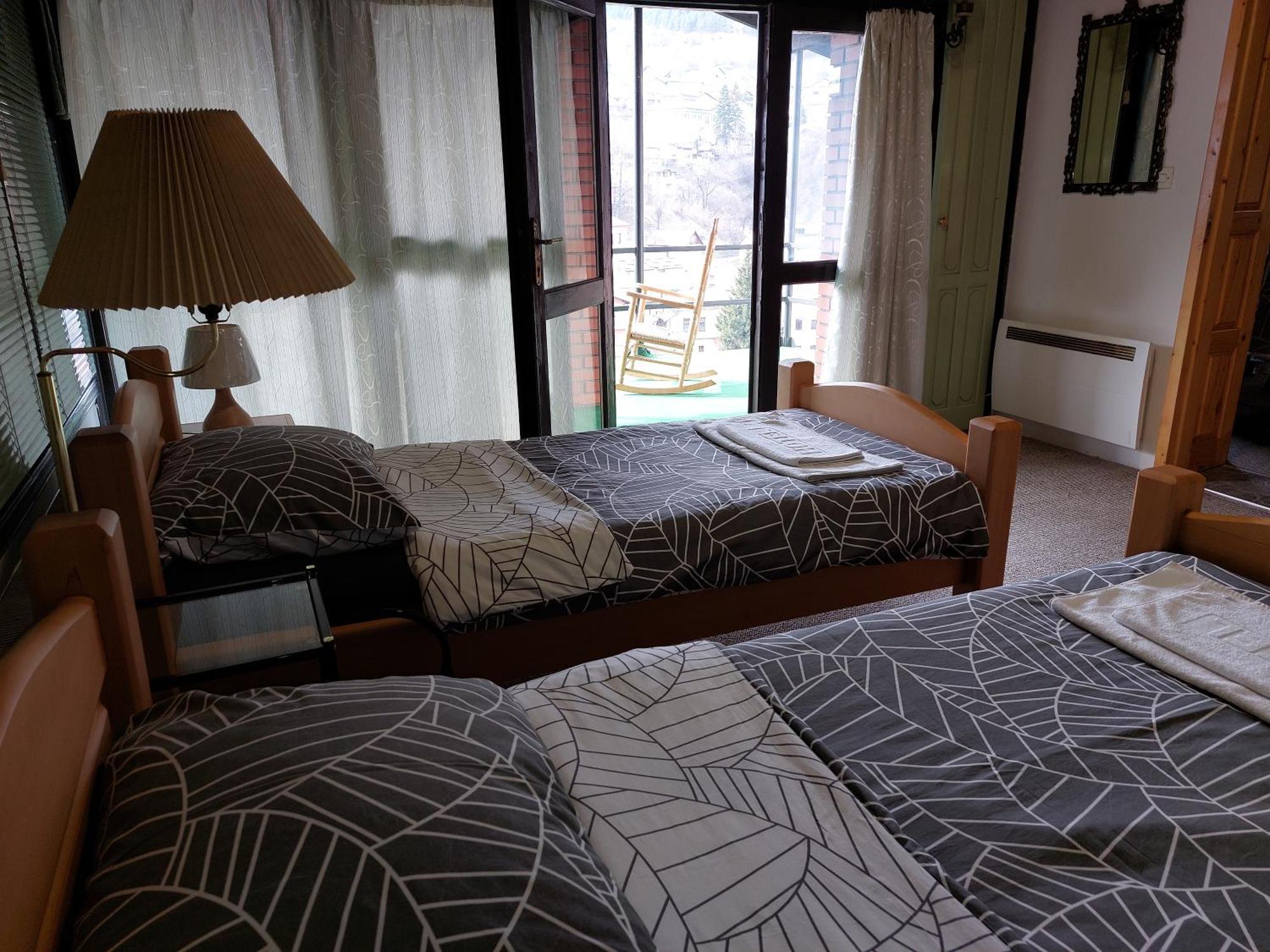 Panorama Travnik Aparthotel Bilik gambar