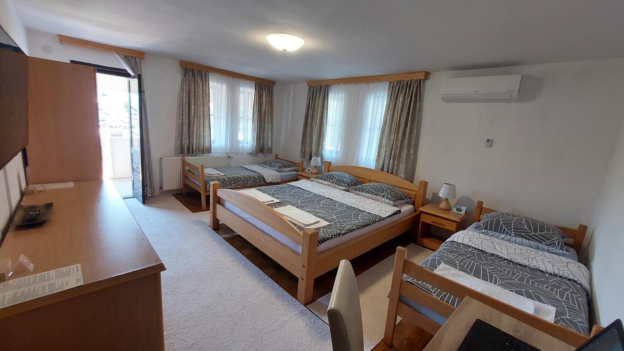Panorama Travnik Aparthotel Luaran gambar